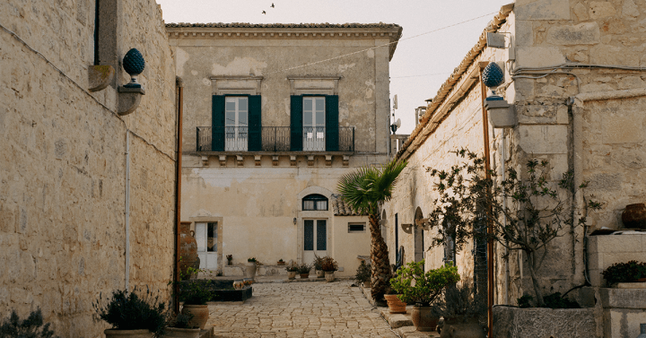 The Sicily Travel Guide: What To Pack For Your Italian Getaway 